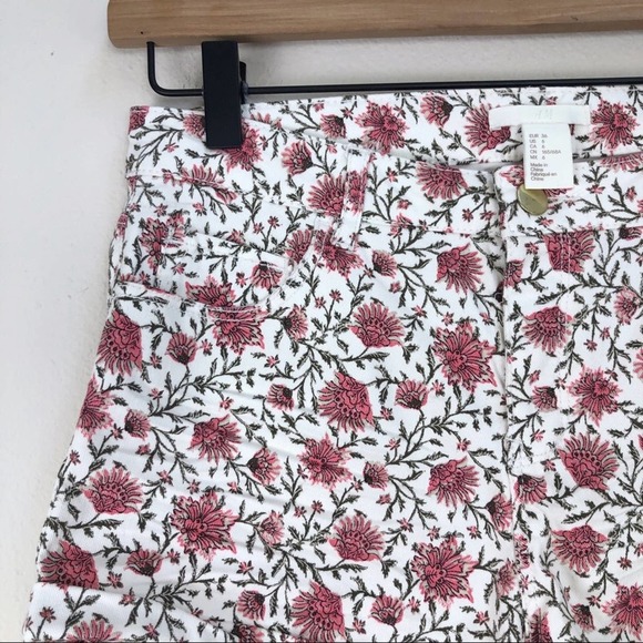 H&M Floral Zip Fly Shorts Size 6 - Picture 6 of 6